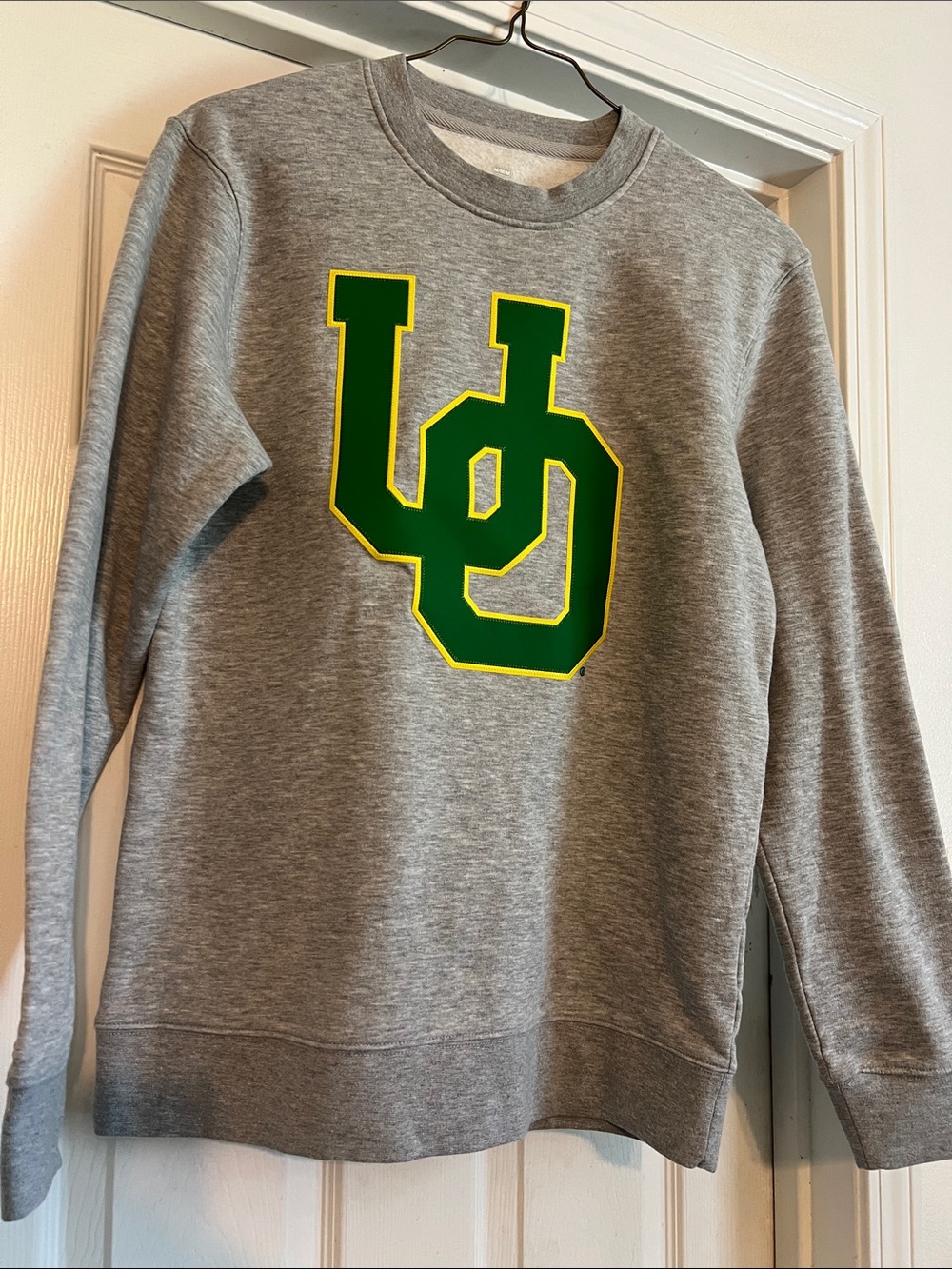 NWOT Fanatics Gray Crewneck with Green and Yellow University of Oregon Logo